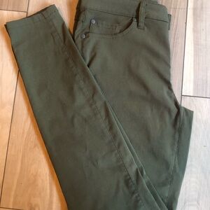 Prana - Women’s Olive Green Pants size 8. Like new.